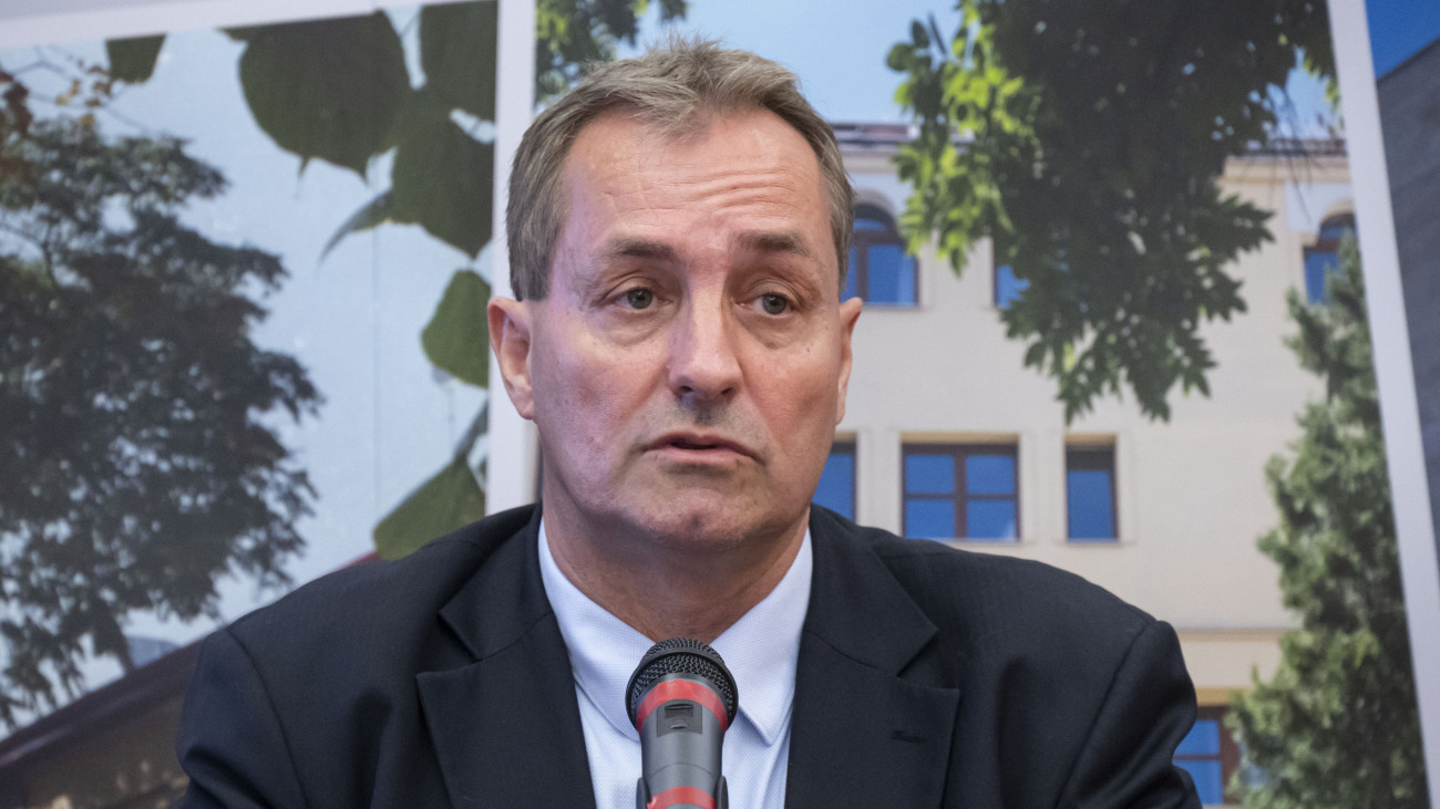 Polgár Csaba főigazgató az Országos Onkológiai Intézet több mint 30 milliárd forintból megépülő onkodiagnosztikai központjának alapkőletételén 2022. április 1-jén.