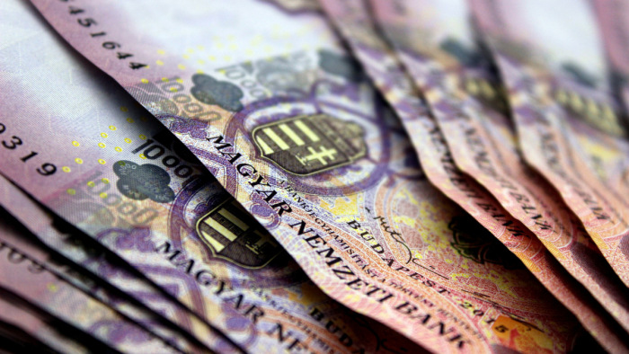 Elemző: egyre merészebbek a jóslatok a forintról, a jegybank is léphet