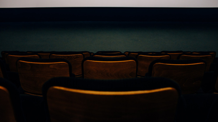 Thriller a MU Színházban – a hétvégétől borzonghat a közönség a Csapda Kollekció előadásán