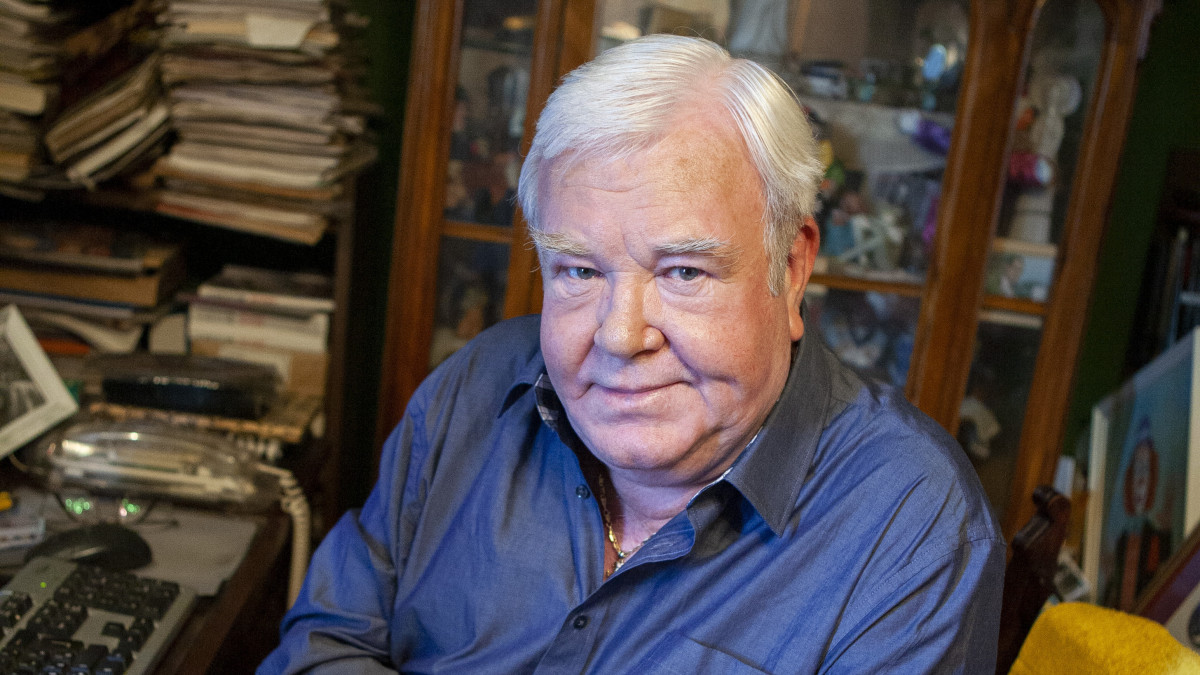 Négy mentős került bajba Gálvölgyi János esete miatt