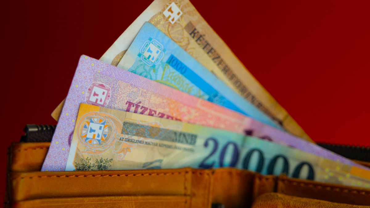 Magyar Péter üzent: 100 milliárd forint