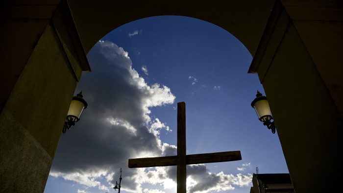 Hatházi Róbert: a húsvét minden kor emberének ugyanazt az üzenetet hordozza