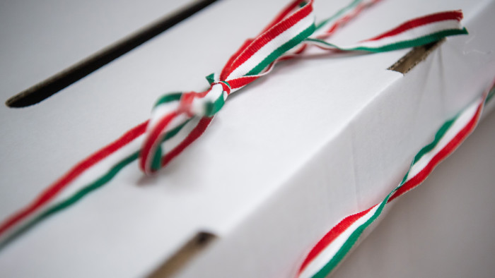 Nyilvántartásban az első pártok