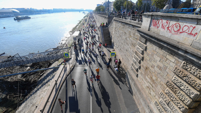 Óriási tömeg lesz Budapesten, a hétvégén minden a maratonról szól – nem csak a 40 ezer nevezőnek