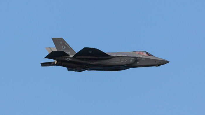 Ilyen se volt még: az iráni légvédelem leszedte az amerikaiak legyőzhetetlennek hitt vadászgépét