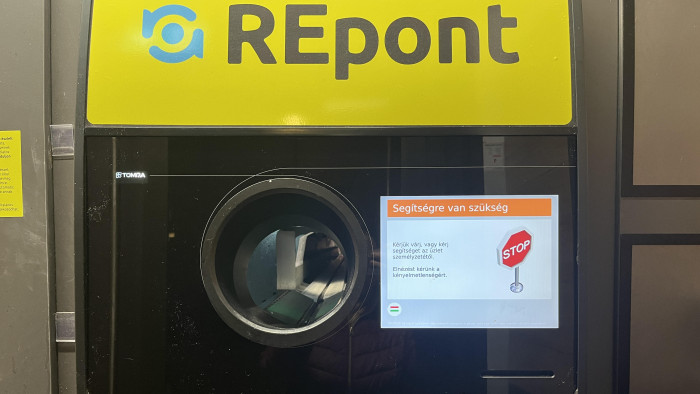 Ötször tolja be a palackot, és az visszajön, mutatjuk, mit kell csinálni