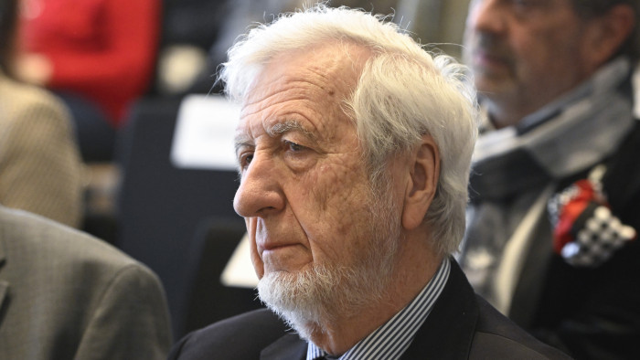 Jeszenszky Géza: szivesen vitatkoznék Orbán Viktorral diplomáciai kérdésekről