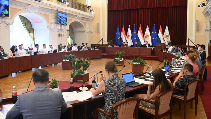 Éles politikai szócsaták a választások előtti utolsó Fővárosi Közgyűlésben