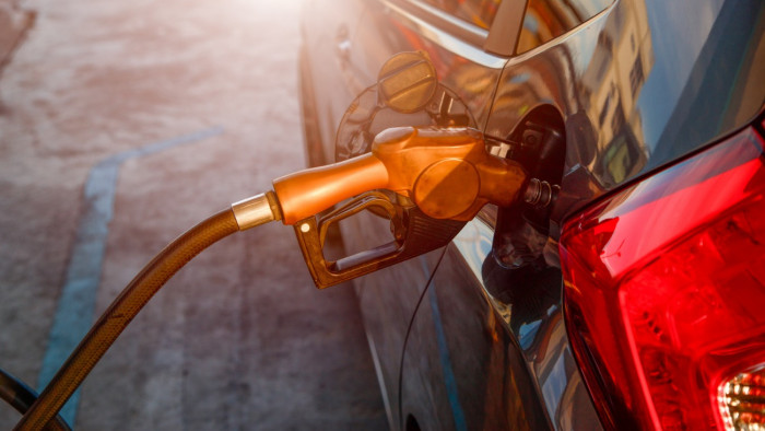 Napi 20-50 árváltozás a benzinkutakon – új időszámítás kezdődött Németországban