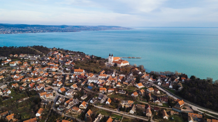 Átalakult a Balaton legdrágább településeinek sorrendje