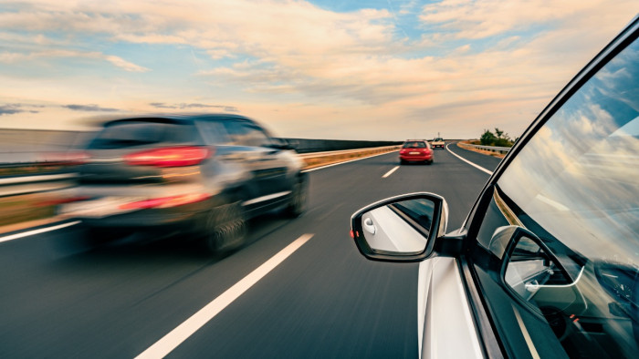 Jelentősebb hatása lehet az autózásra az iráni háborúnak, mint korábban gondoltuk