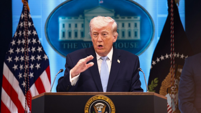 Donald Trump hétfő helyett már keddről beszél, miközben Irán besértődött