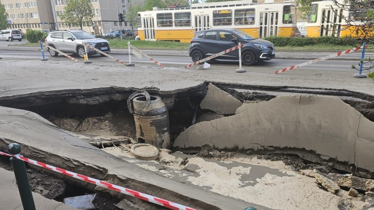 Sokáig zárva lesz a Róbert Károly körút – durva képek a helyszínről