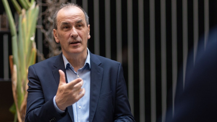 Nagy felelősséget követelő pályázatot hirdetett Hegedűs Zsolt egészségügyi miniszter