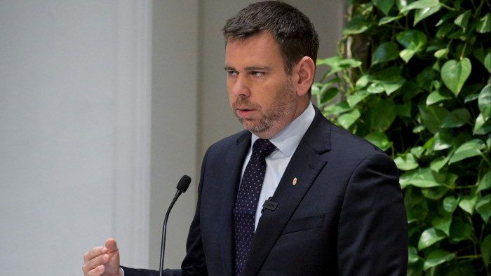 Nagy bejelentés Vitézy Dávidtól, jön az átadás